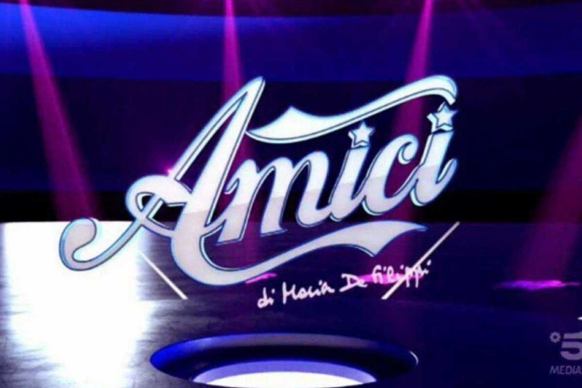 Amici 25, spoiler della puntata di domenica 8 febbraio: Britti, Pastorelli e Sacchetta accendono il dibattito