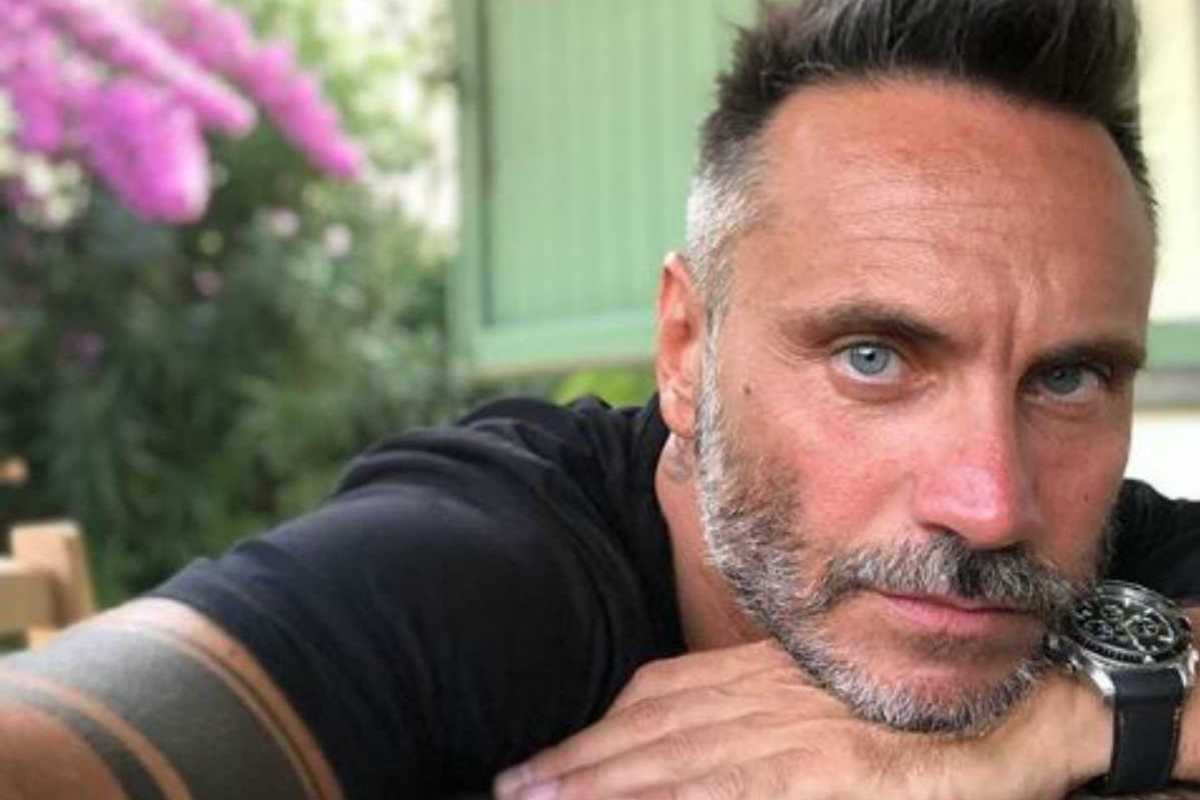 Il vero motivo della rottura di Nek con Laura e la storia dietro “Laura non c’è”