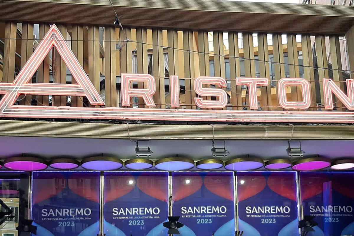 Quanto costano i biglietti di Sanremo 2026 e come acquistarli: guida completa ai prezzi e alle modalità