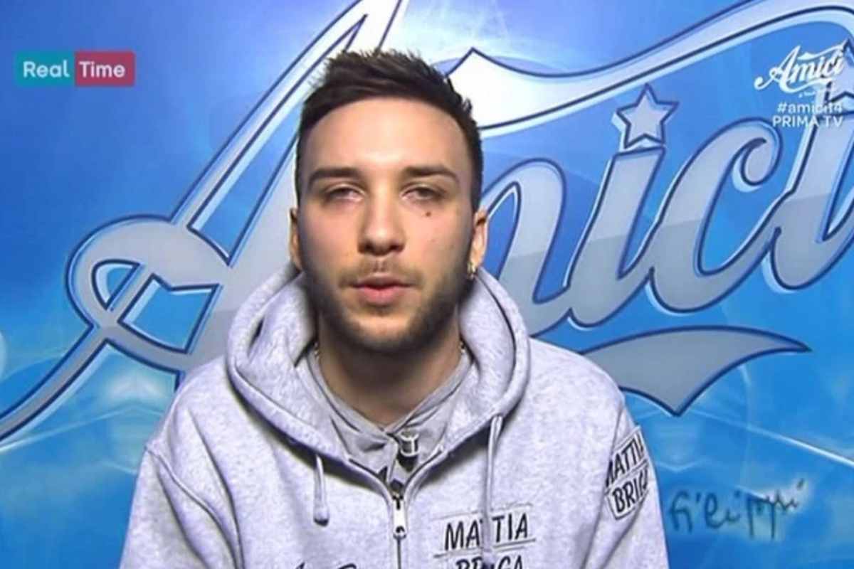 Il gesto di Maria De Filippi fuori onda: Briga racconta l’episodio ad Amici