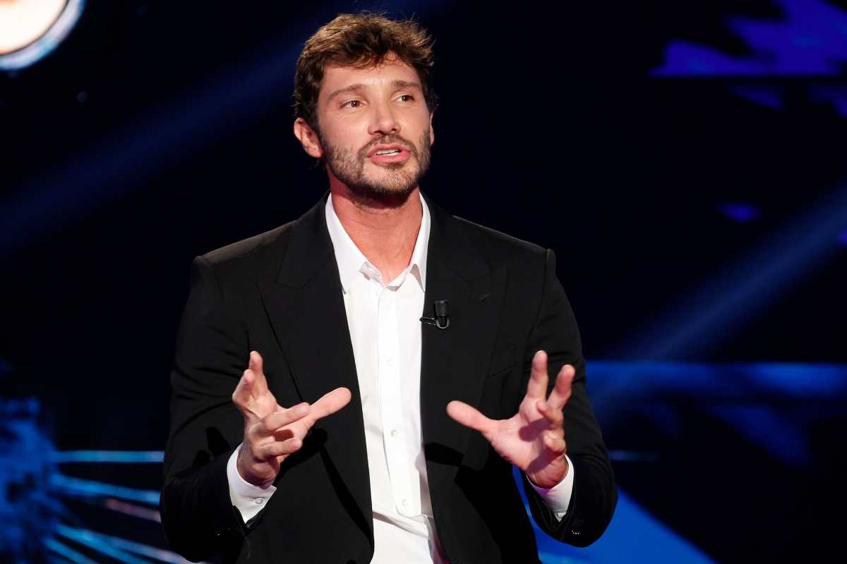 Le parole su Stefano De Martino: “Non saluto i traditori”