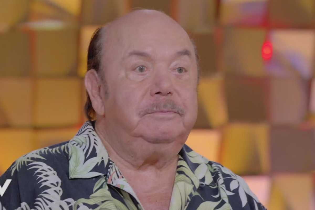 Lino Banfi in sedia a rotelle: cosa gli è successo e come sta davvero